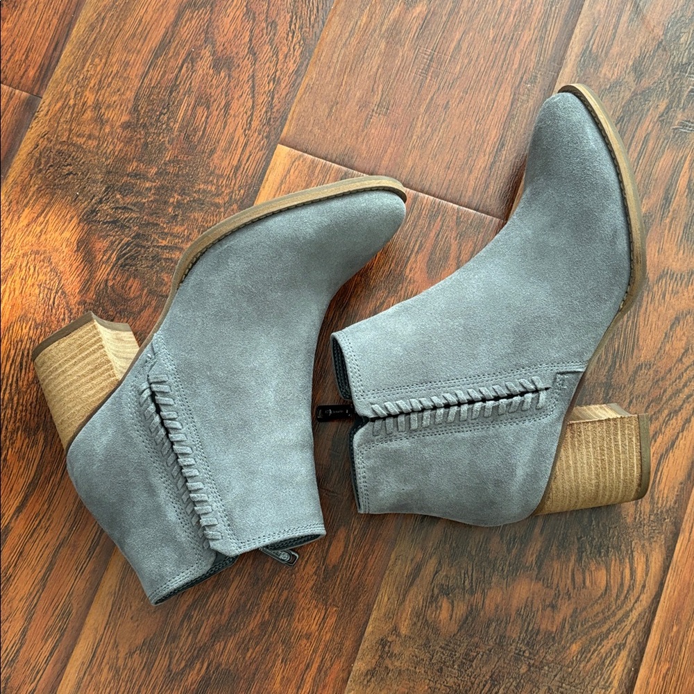 Blondo Nina Waterproof Suede Gray Zip-up Ankle Booties Sz 9